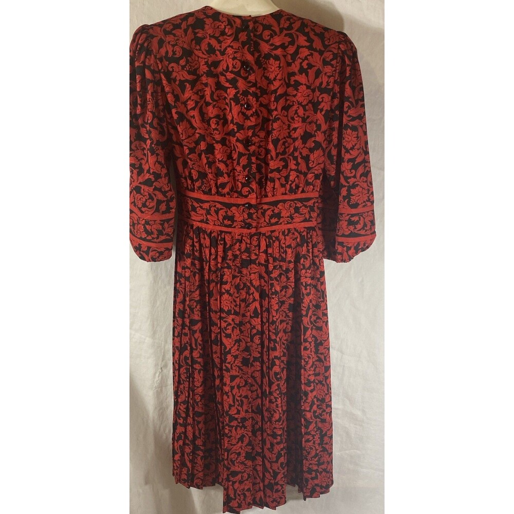 Vintage Versatile Teacher Floral Prairie Western Whimsical Gothic Pleats R1